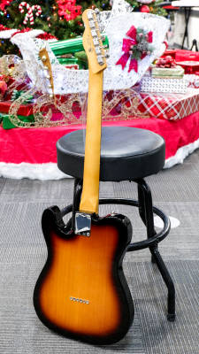 Fender - Noventa Telecaster, Pau Ferro Fingerboard - 2-Colour Sunburst 2